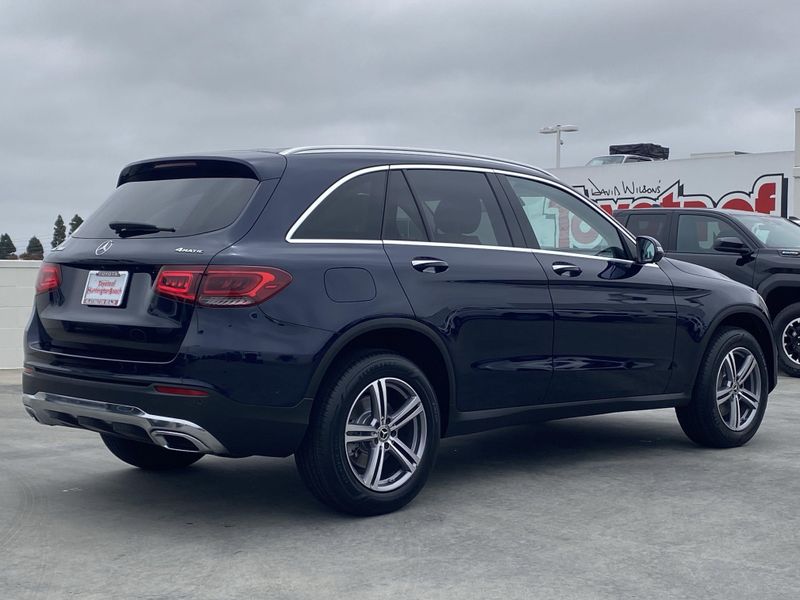Used 2022 Mercedes-Benz GLC 300Image 3
