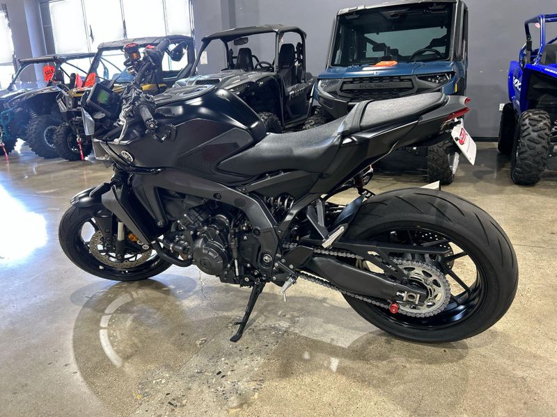 2024 Yamaha MT-09 Image 13