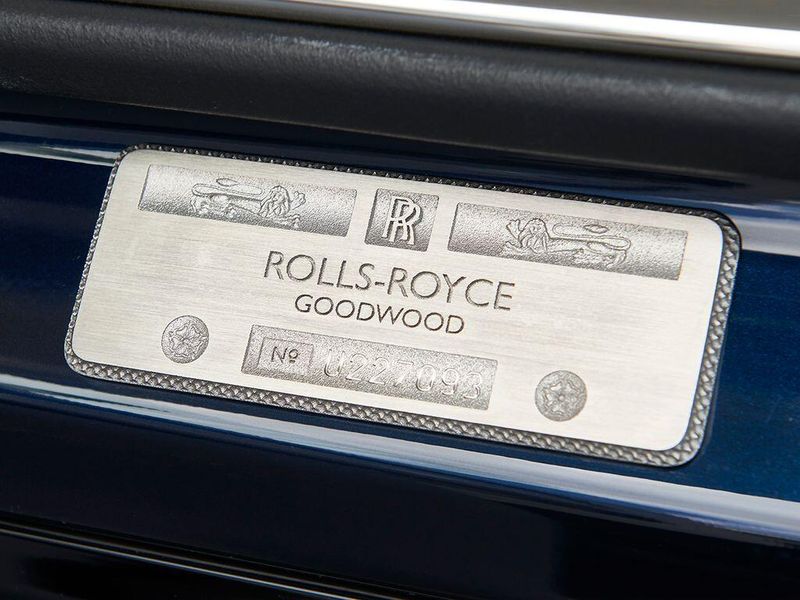 Used 2025 Rolls-Royce Spectre Image 24