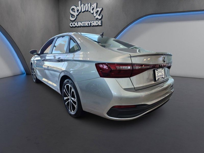 Used 2025 Volkswagen Jetta Sport TurboImage 4