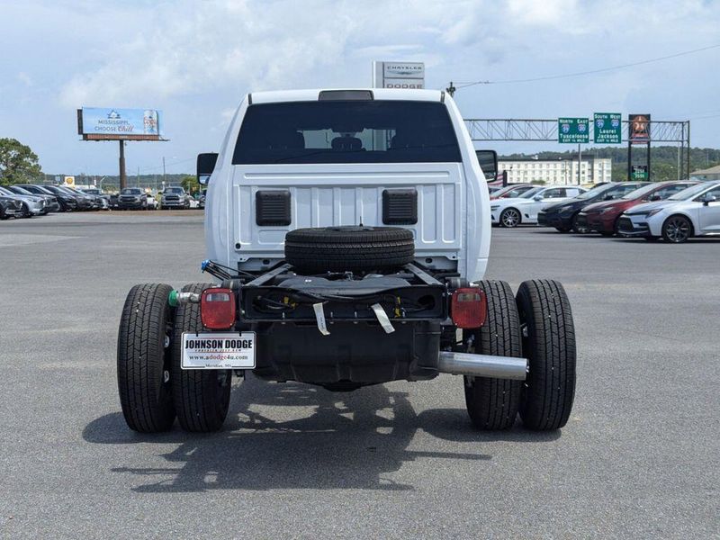 2024 RAM 3500 Tradesman Crew Cab Chassis 4x2 60