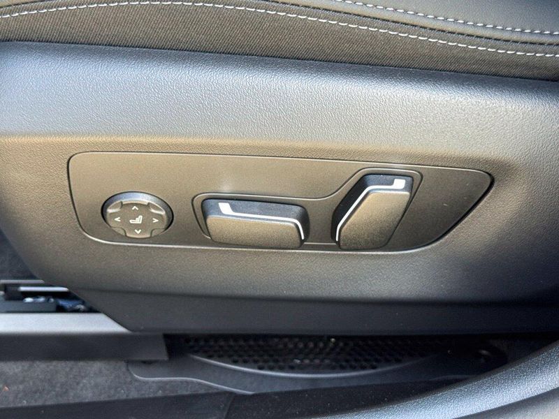 New 2027 BMW 5 Series 530i xDriveImage 17
