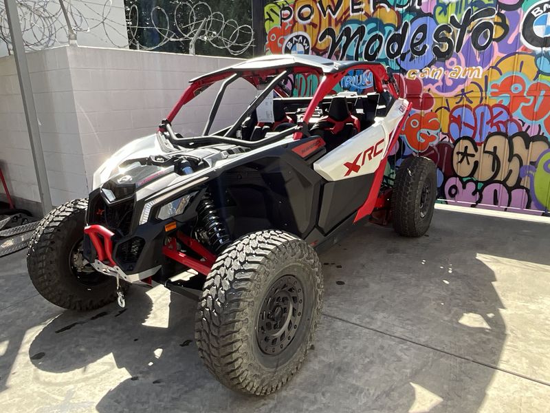 2024 Can-Am Maverick X3 XRC TURBO RR 72Image 2