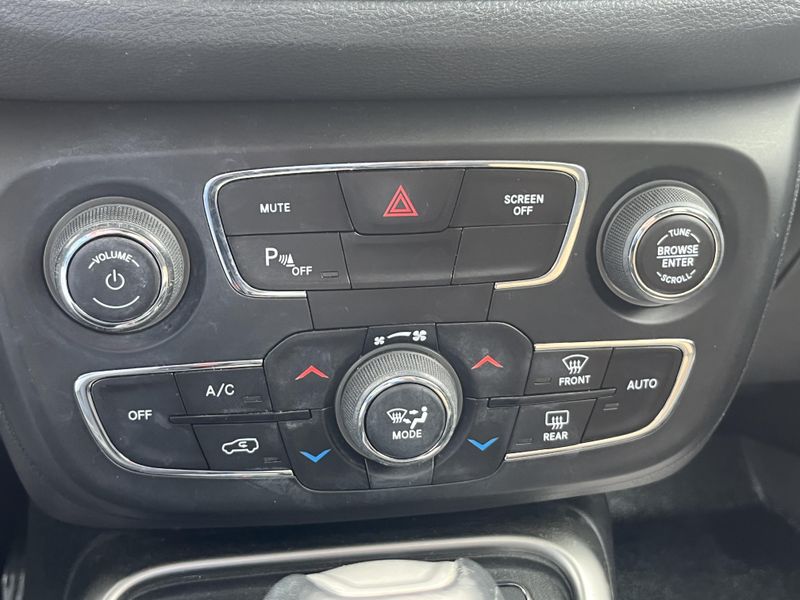 2018 Jeep Compass Image 18