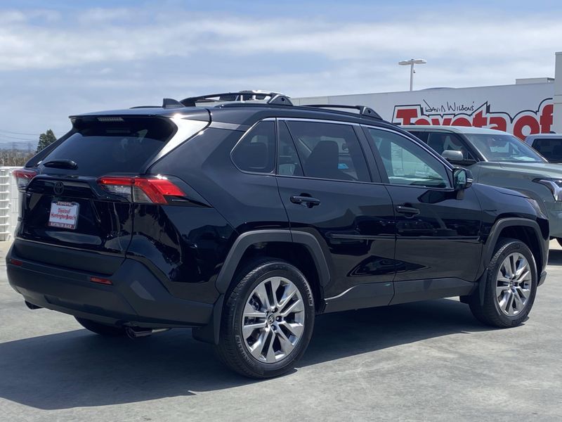 2025 Toyota RAV4 XLE PremiumImage 3