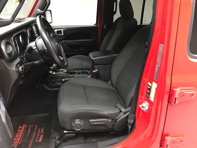 2022 Jeep Wrangler Unlimited WillysImage 7