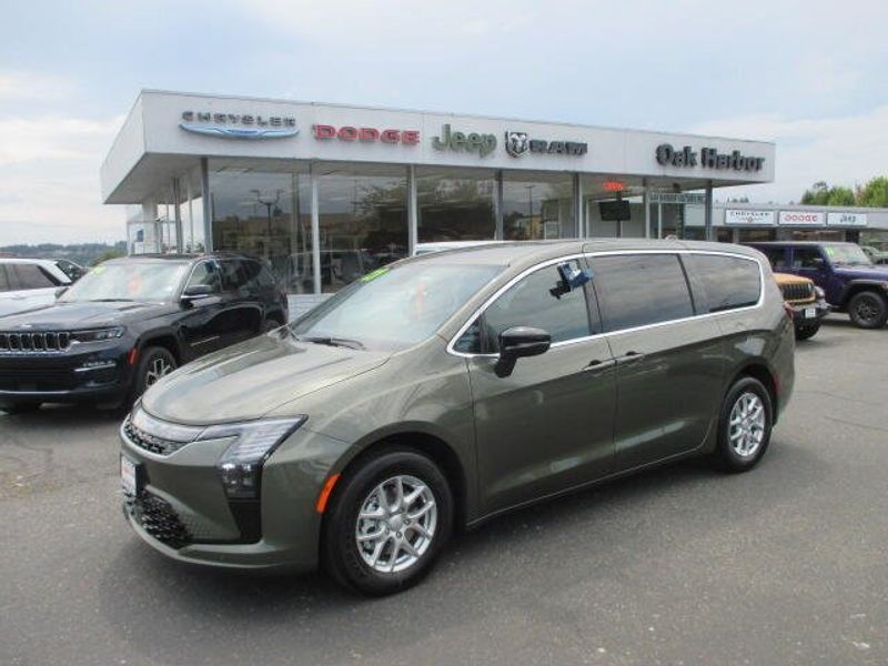New 2027 Chrysler Pacifica SelectImage 32