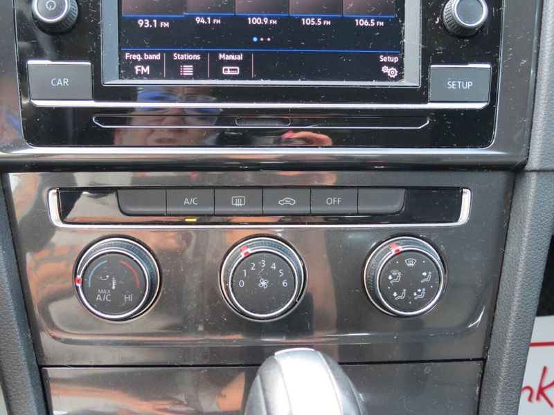2018 Volkswagen Golf TSI S 4dr Hatchback 6AImage 23
