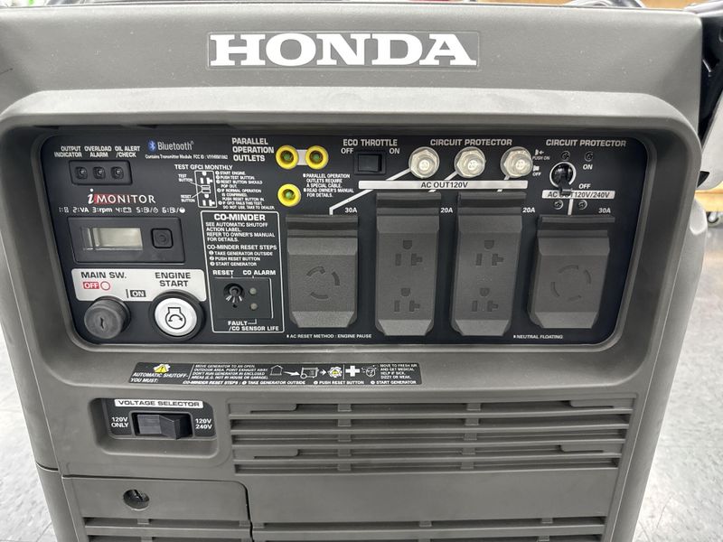 New 2026 Honda EU7000IS Image 12