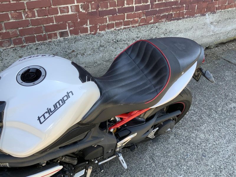 2012 Triumph SPEED TRIPLE R 