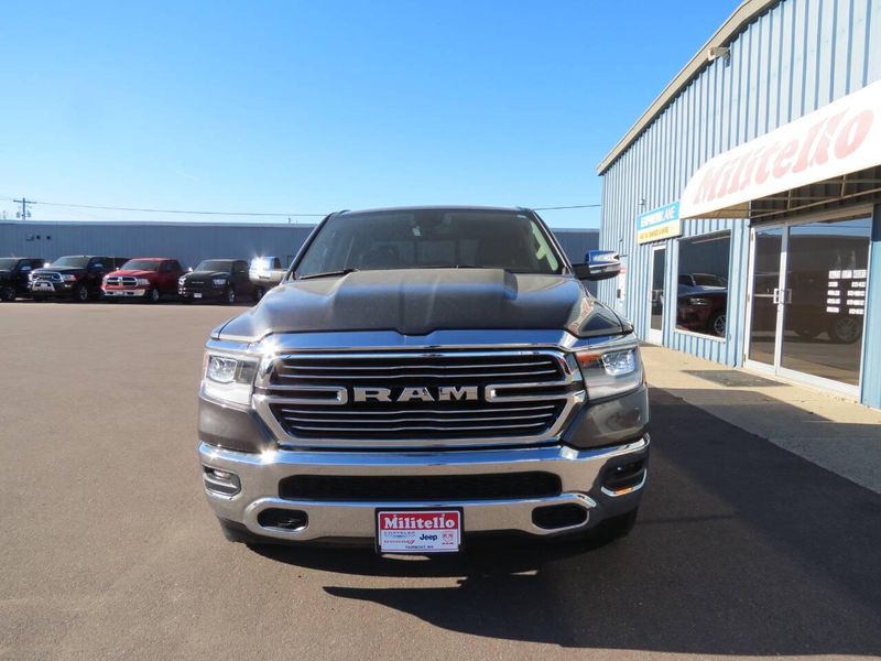 2020 RAM 1500 Laramie 4x4 4dr Crew Cab 5.6 ft. SB PickupImage 4