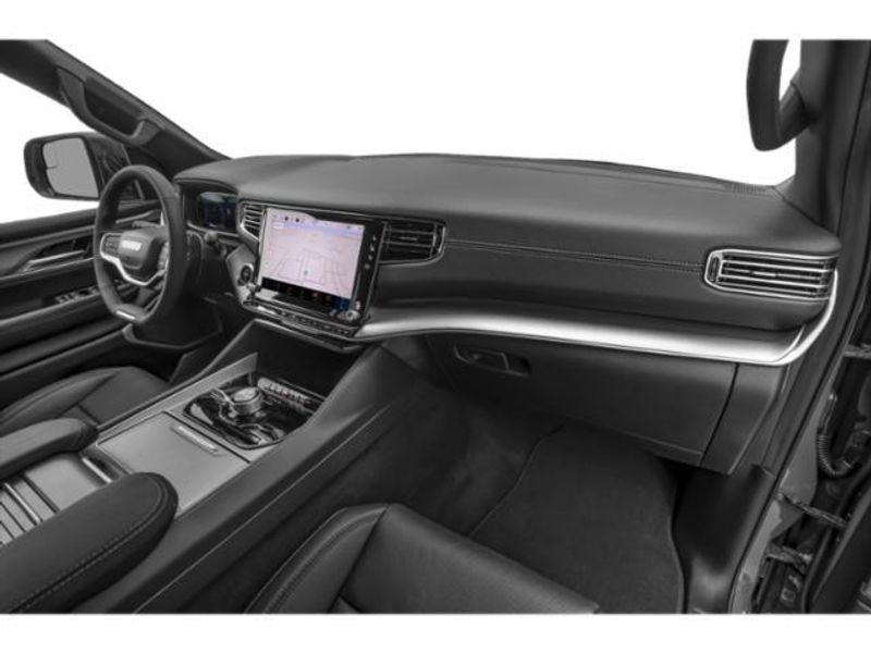 2026 Jeep Grand Wagoneer Summit Reserve 4x4Image 14