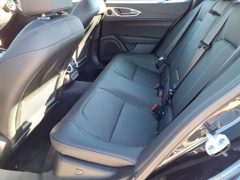 New 2025 Alfa Romeo Giulia RWDImage 10