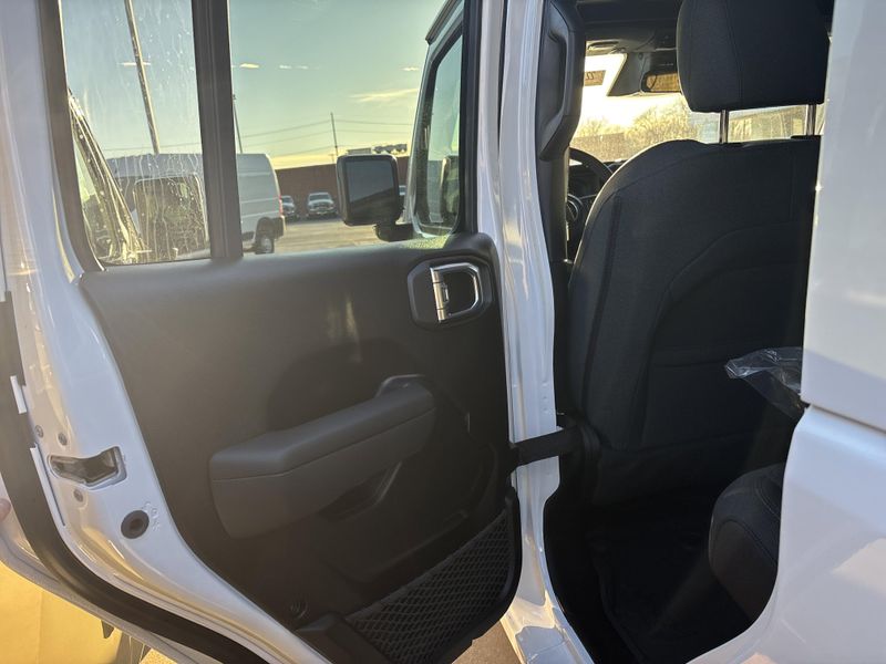 New 2026 Jeep Wrangler 4-door Sport SImage 16