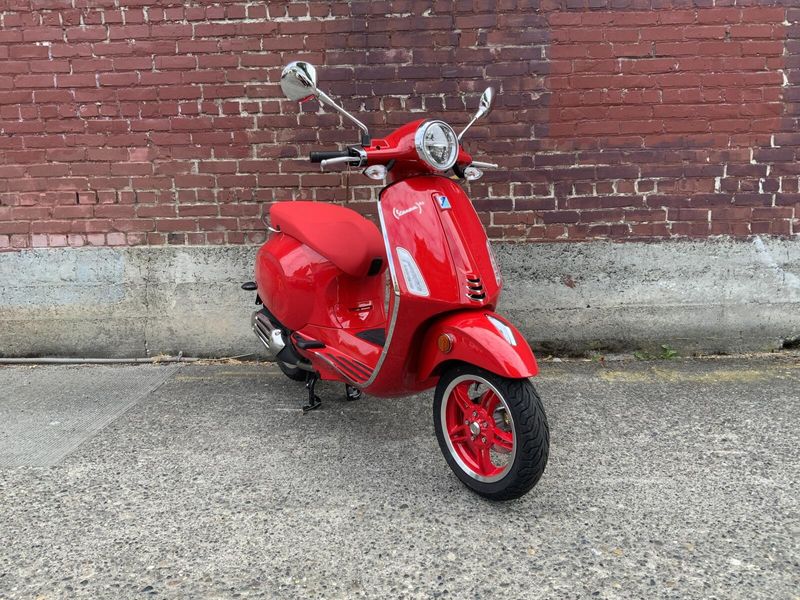 New 2027 Vespa PRIMAVERA 150 RED 