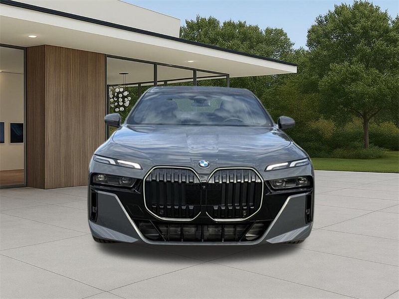 Used 2025 BMW 7 Series 760i xDriveImage 5