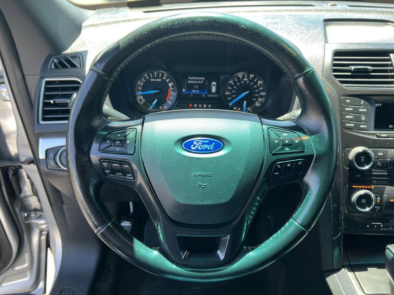 2016 Ford Explorer XLTImage 10