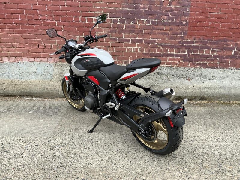 2026 Triumph TRIDENT 800