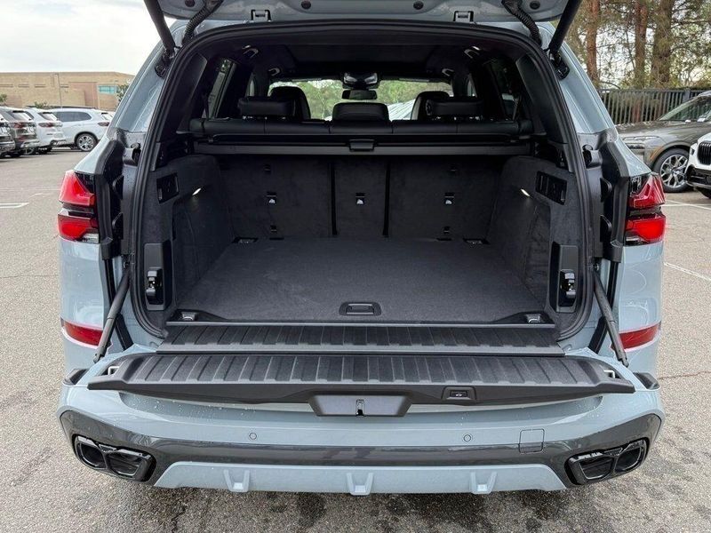New 2026 BMW X5 M60iImage 16