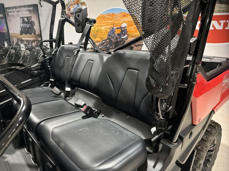 New 2025 Honda PIONEER 1000-6 DLX CREW Image 27