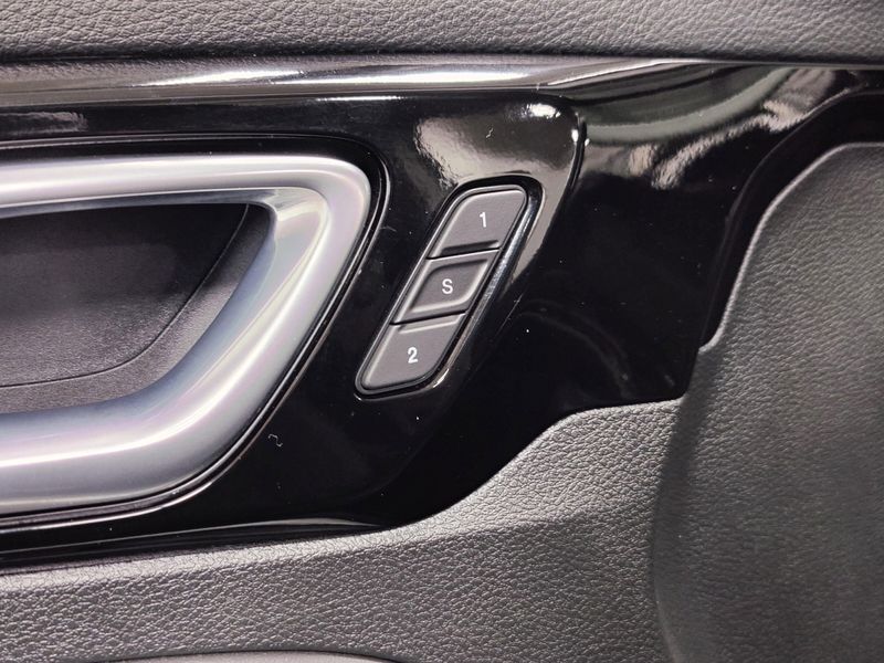 Used 2022 Jeep Compass Trailhawk Elite 4X4 w/Sunroof/NavImage 16