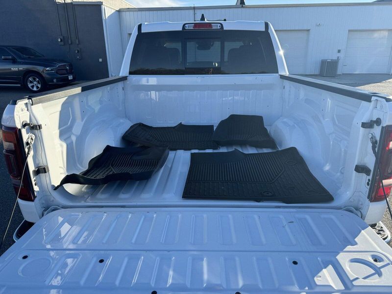2022 RAM 1500 LaramieImage 9
