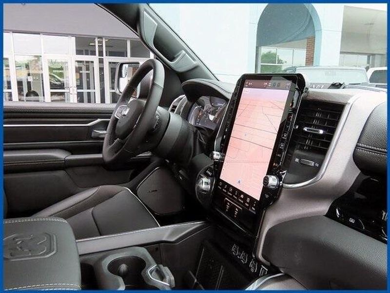 2025 RAM 1500 LaramieImage 8