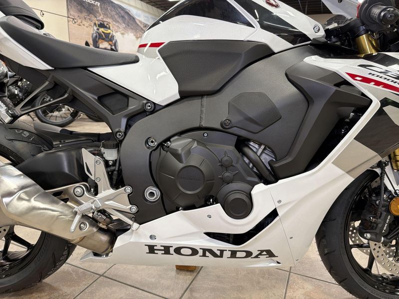New 2026 Honda CBR1000RR Image 20
