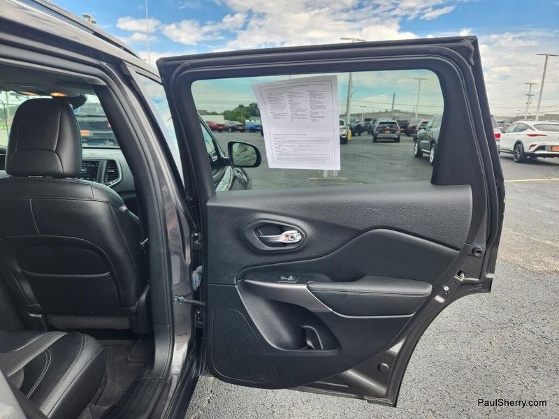 Used 2022 Jeep Cherokee Latitude Lux