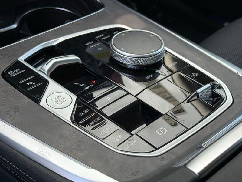 New 2027 BMW X7 xDrive40iImage 24