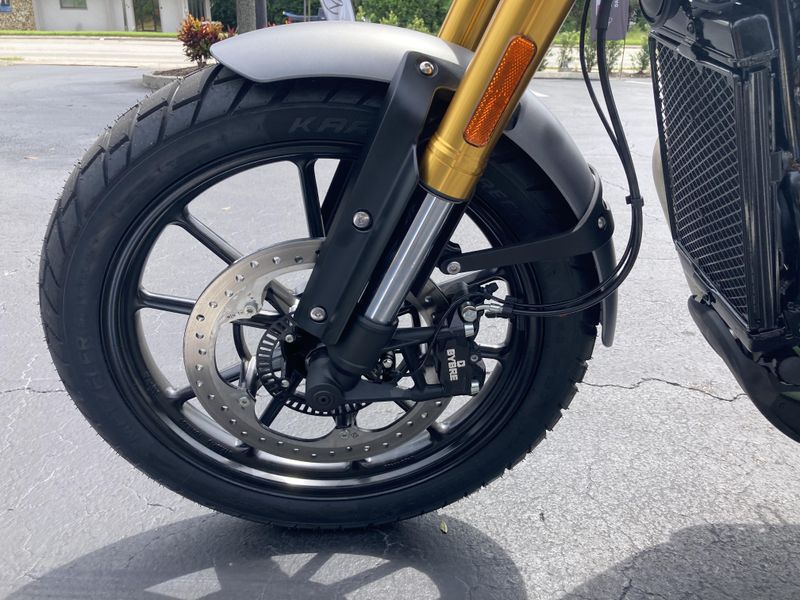 2025 Triumph SCRAMBLER 400 X