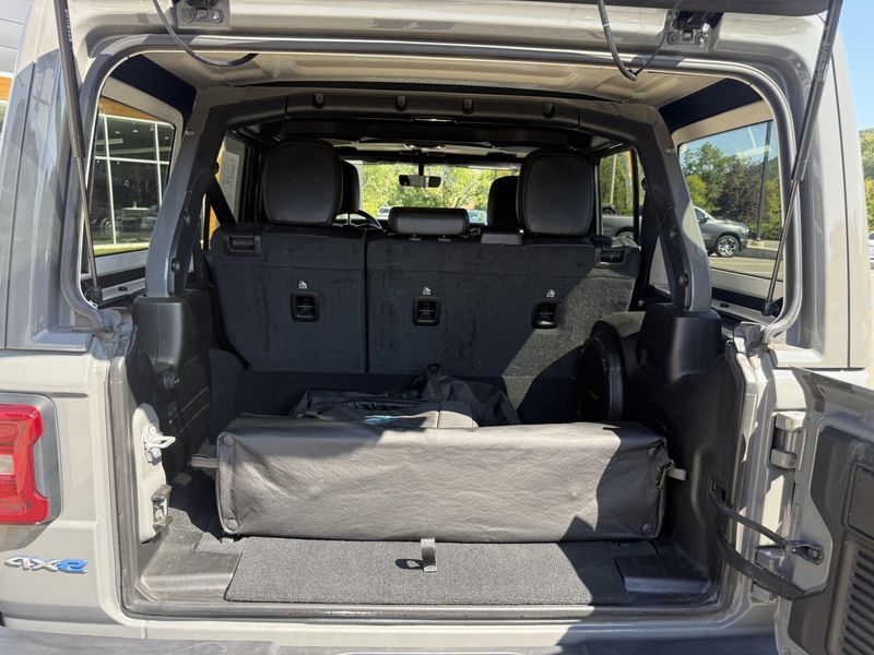 2023 Jeep Wrangler Sahara 4xe photo 9