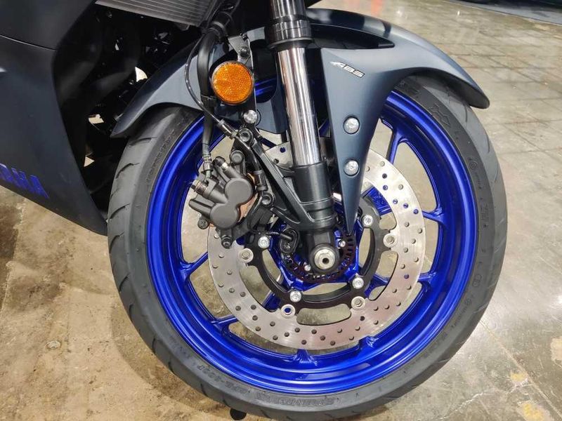 Used 2024 Yamaha YZF-R3 ABS Image 13