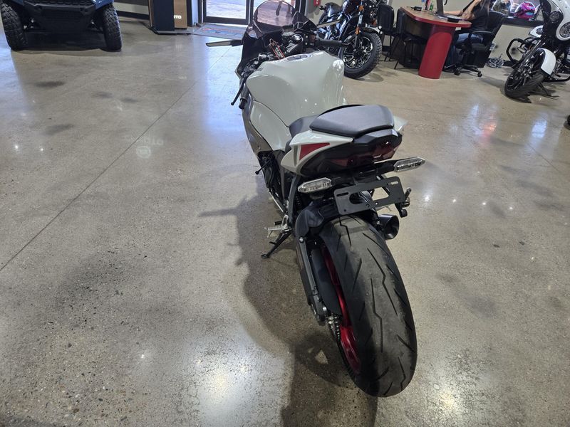 USED 2025 KAWASAKI NINJA ZX6R BASE Image 9