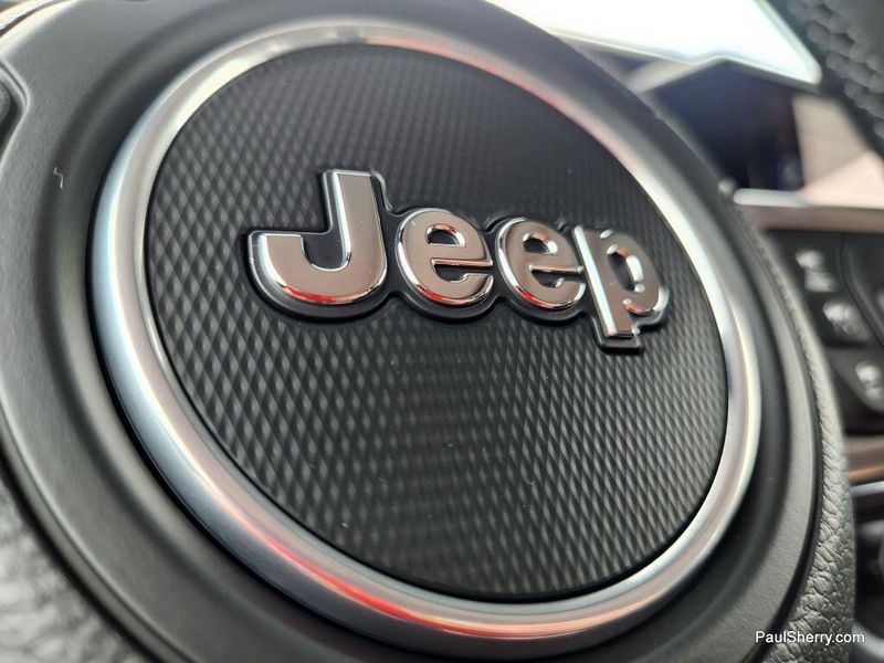 New 2025 Jeep Wrangler 4-door SaharaImage 38