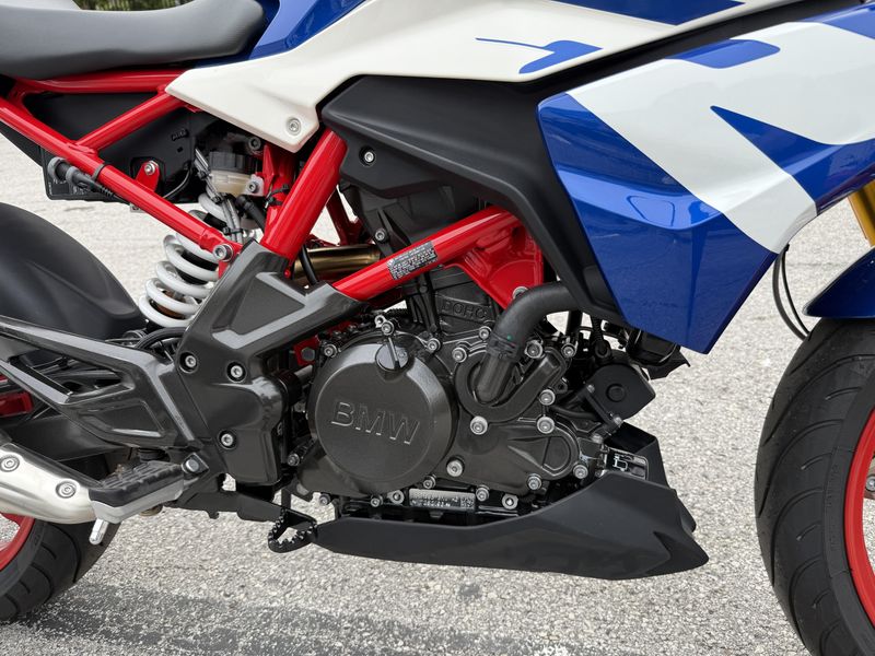 2025 BMW G 310 R
