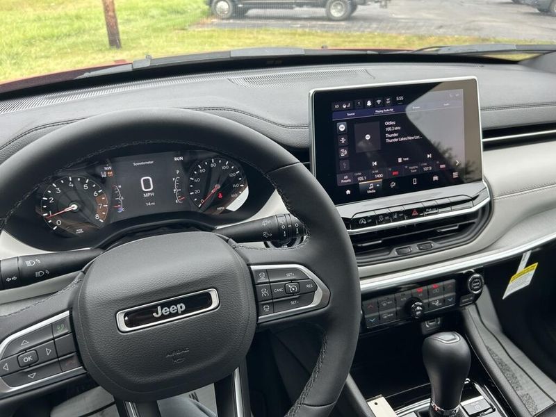 2025 Jeep Compass Limited photo 15