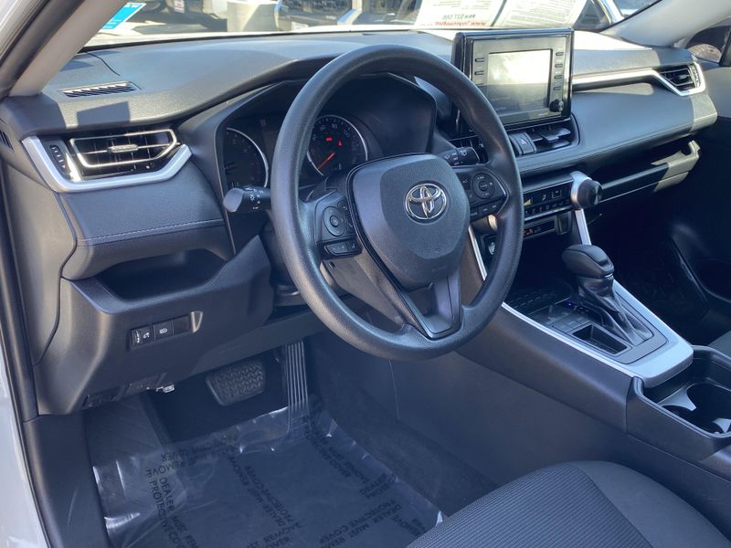 Used 2021 Toyota RAV4 LEImage 15