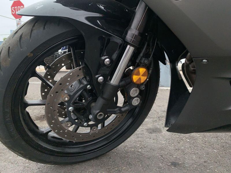 Used 2024 Yamaha YZF-R7 Image 13