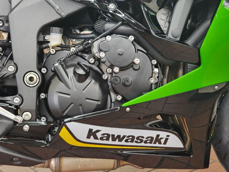 New 2024 Kawasaki Ninja ZX-6R Metallic Flat Spark Black
