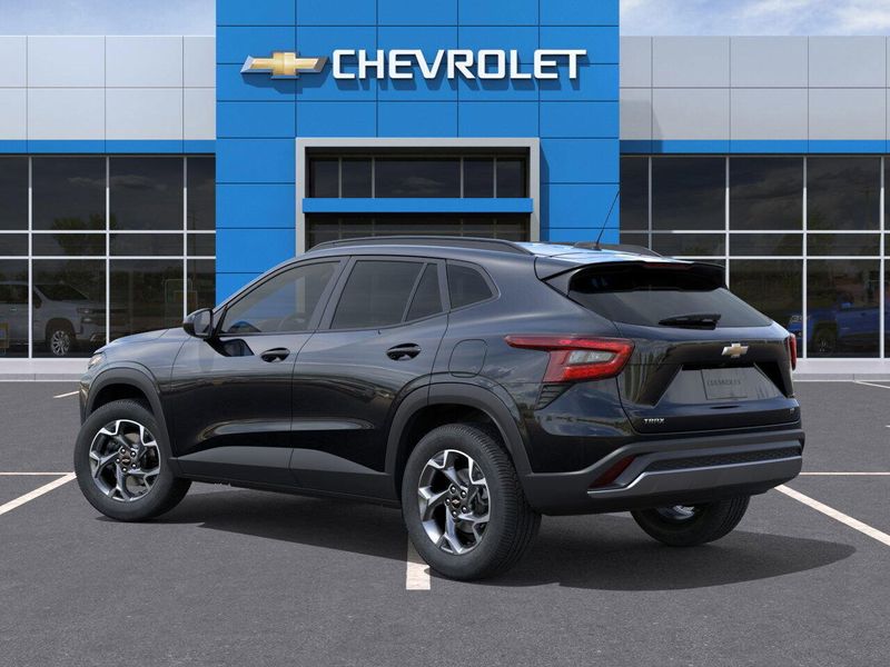 New 2025 Chevrolet Trax LTImage 3