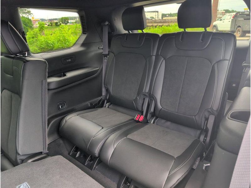 New 2026 Jeep Grand Cherokee L Laredo Altitude 4x4Image 30