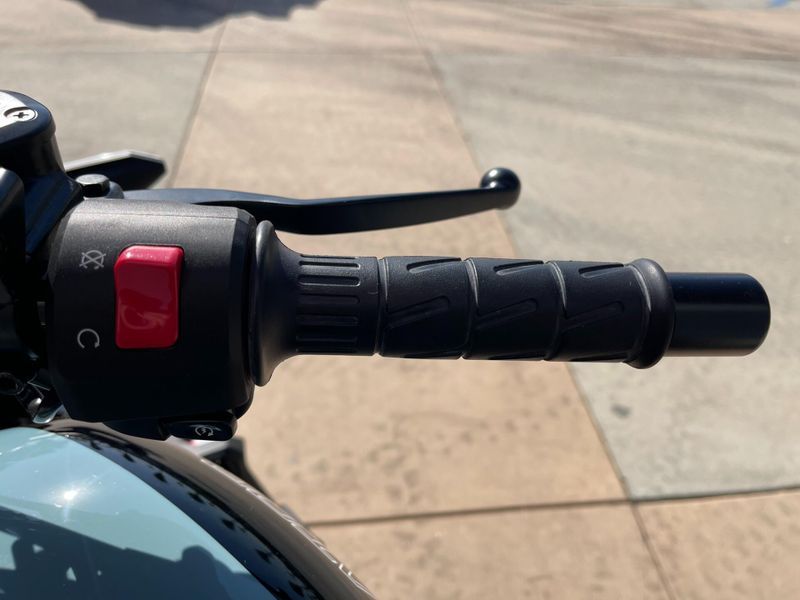 New 2025 Kawasaki ELIMINATOR SE ABS Image 16