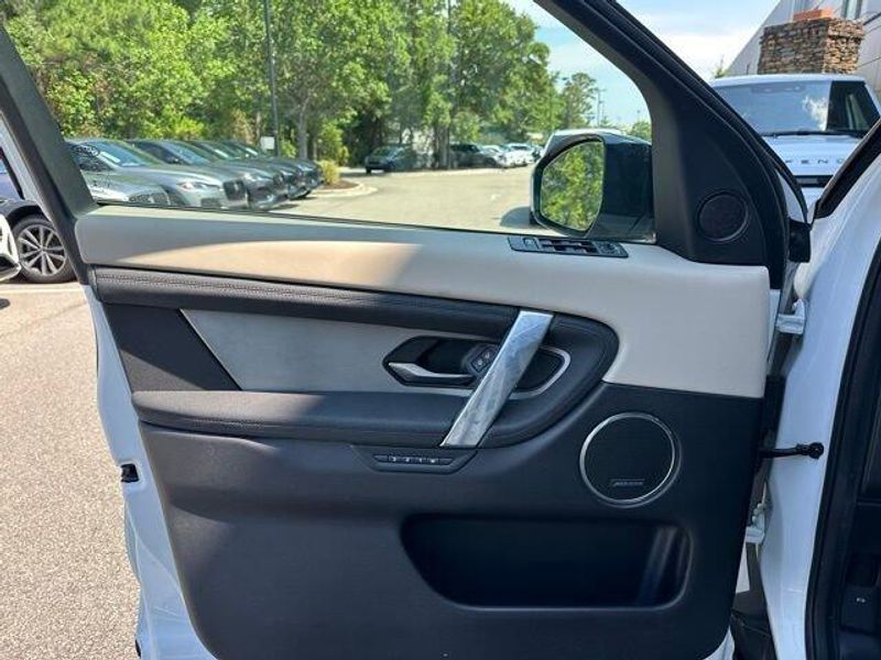 2022 Land Rover Discovery Sport SE
