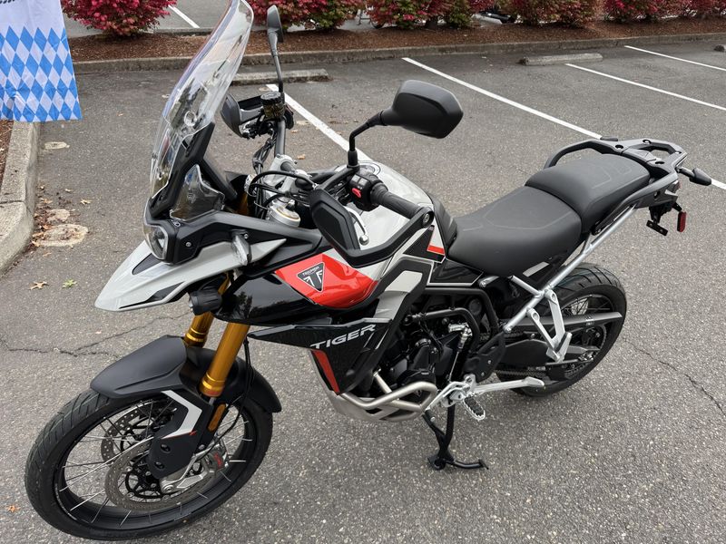 2025 Triumph Tiger 900 Rally Pro - ASH GREY - INTENSE ORANGE 
