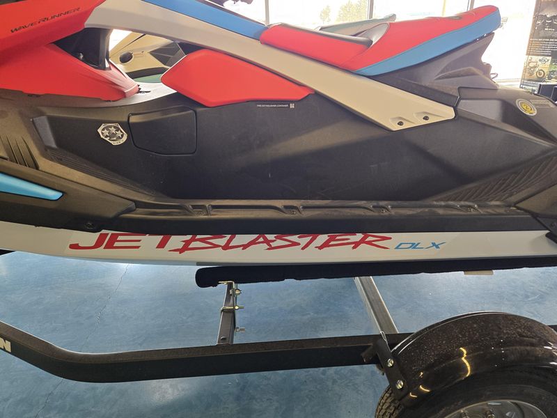 2025 Yamaha JETBLASTER DLX 2 IMPERIAL RED AND BLACK Image 15