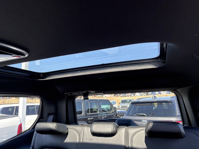 2026 Jeep Grand Wagoneer Summit Obsidian 4x4Image 28