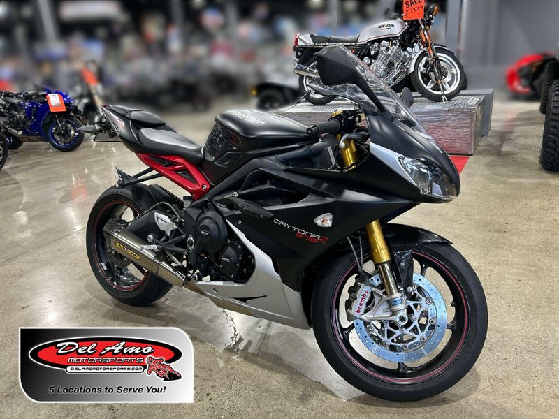 2017 Triumph DAYTONA 675 R Image 1