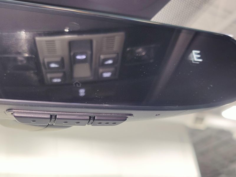 Used 2024 Volkswagen Tiguan AWD SEL R-Line w/Sunroof/NavImage 33