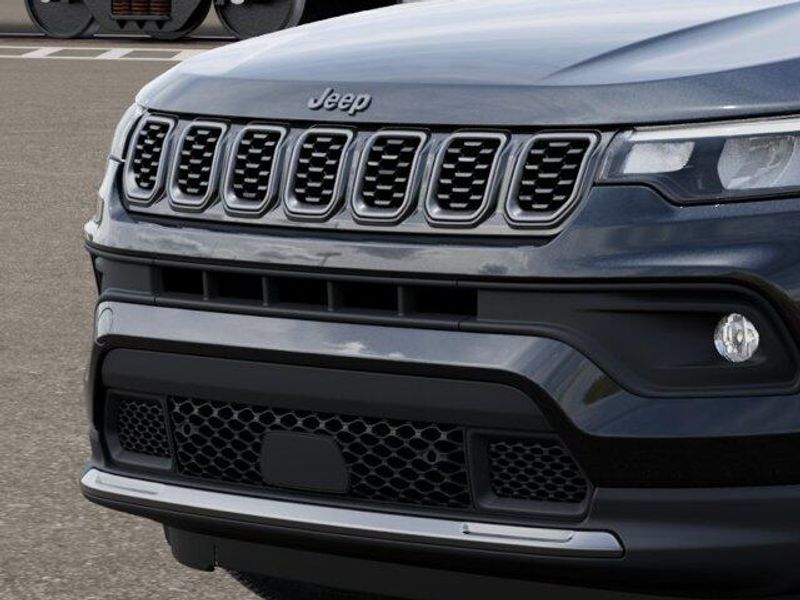 New 2026 Jeep Compass Latitude Altitude 4x4Image 11